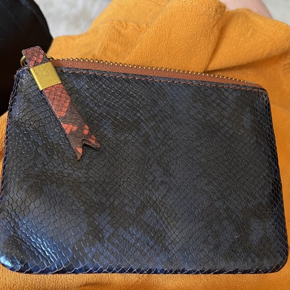 Madewell Snake Embossed Leather Pouch Wallet - Picture 9 of 11